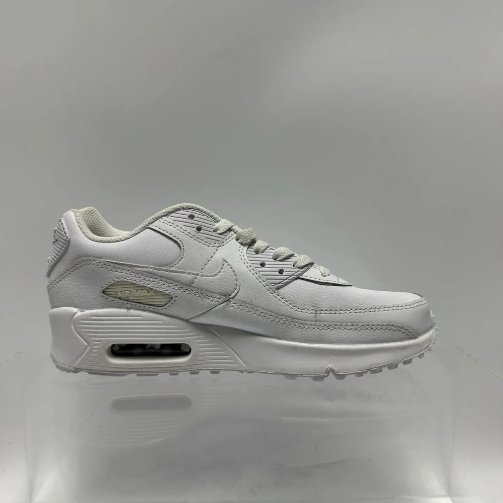 Brand New Nike Air Max 90 GS White Leather HF6358-102 Size 6Y Youth / 7.5 Women
